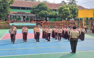 LOMBA KETANGKASAN BARIS BERBARIS